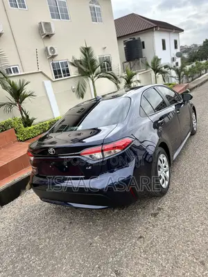 Toyota Corolla LE 2020 Blue