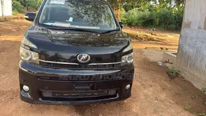 Toyota Voxy V 2WD 7-Seater 2010 Black