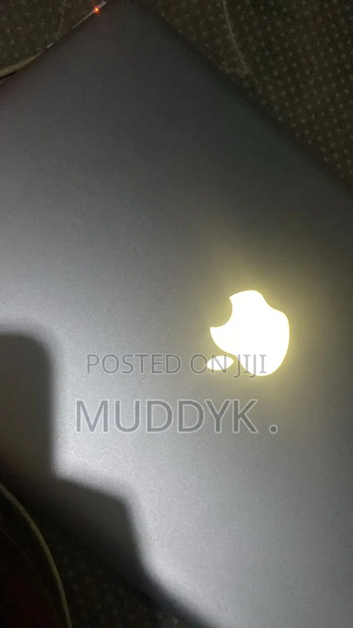 Laptop Apple MacBook 2011 4GB Intel Core i3 HDD+SSD 512GB