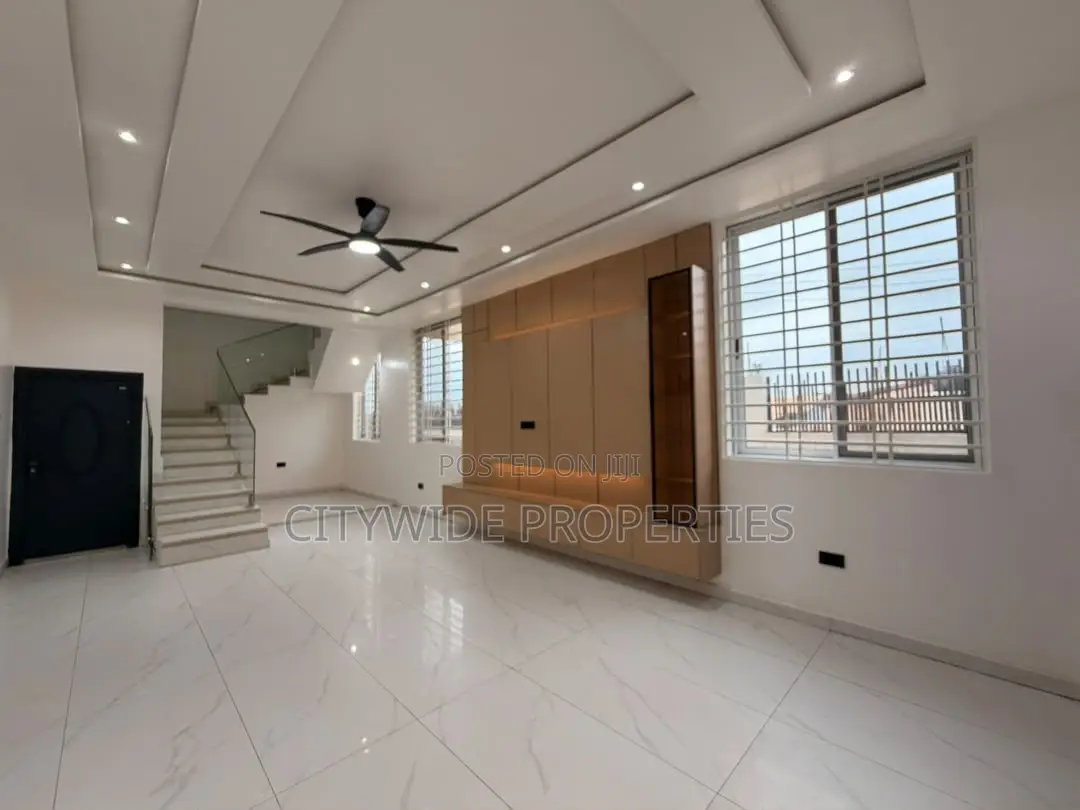 Furnished 4bdrm House in Lake Side Estate for rent