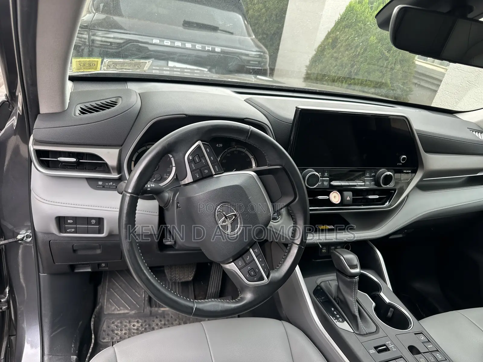 Toyota Highlander XLE AWD 2023 Gray