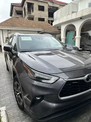 Toyota Highlander XLE AWD 2023 Gray