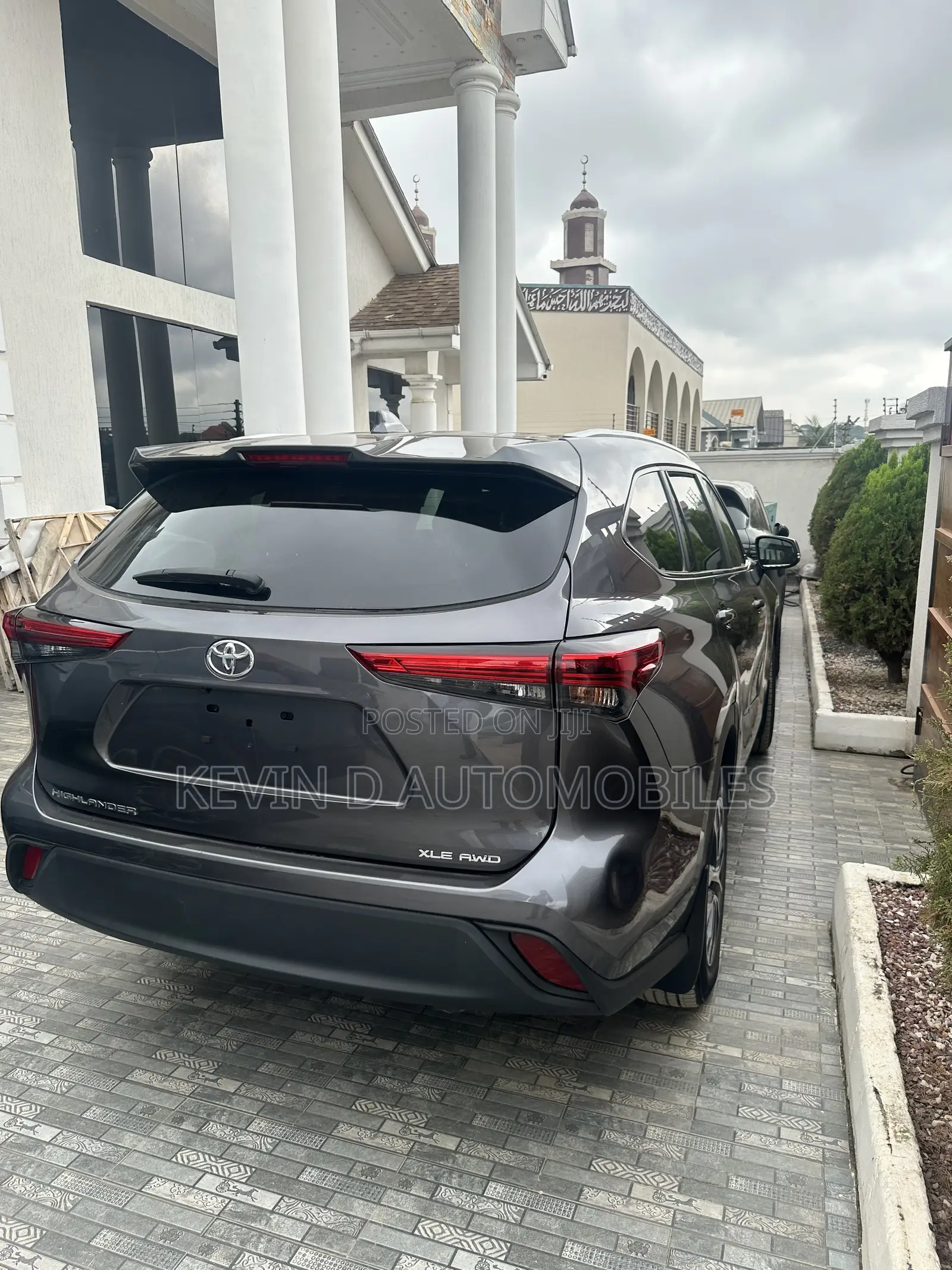 Toyota Highlander XLE AWD 2023 Gray
