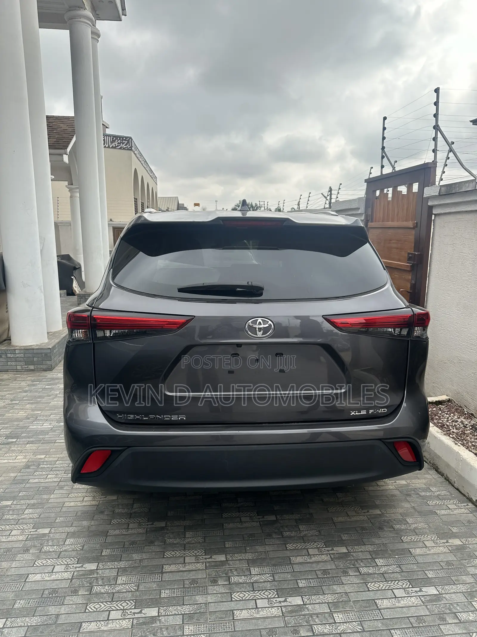 Toyota Highlander XLE AWD 2023 Gray