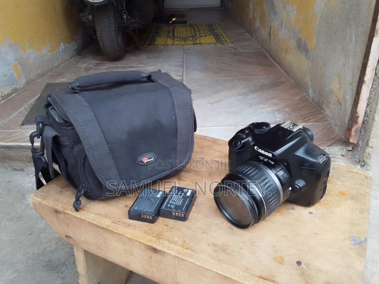Canon 1300D