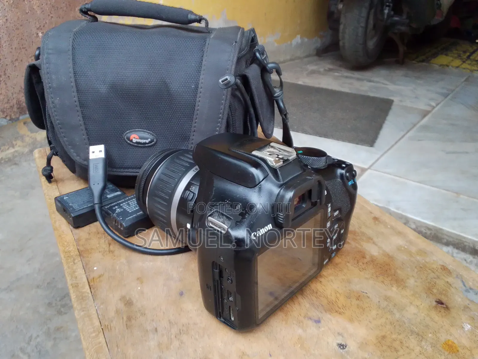 Canon 1300D