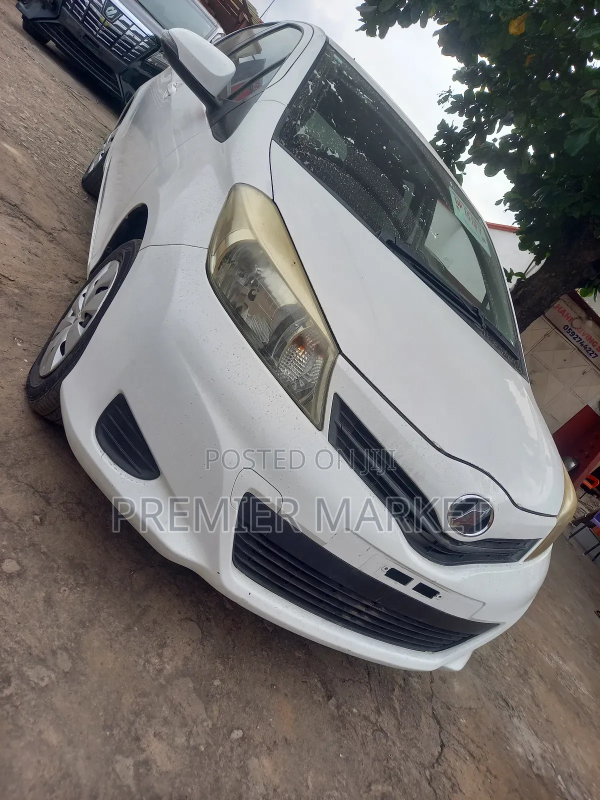 Toyota Vitz 1.3 FWD 5dr 2012 White
