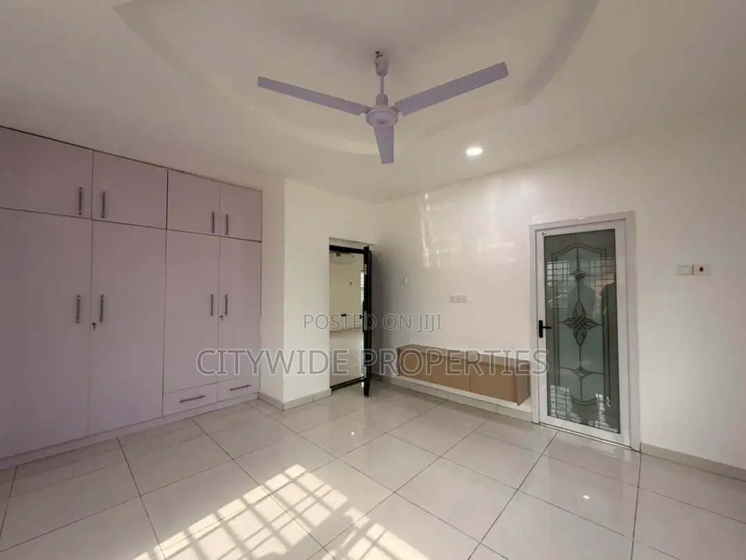 Furnished 4bdrm House in Lake Side Estate for rent