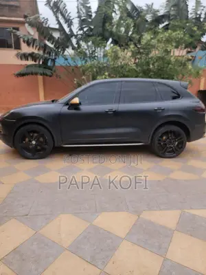 Porsche Cayenne 2012 Black