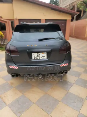 Porsche Cayenne 2012 Black