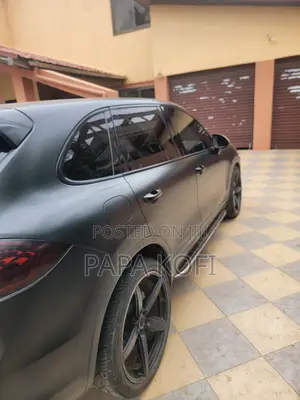 Porsche Cayenne 2012 Black