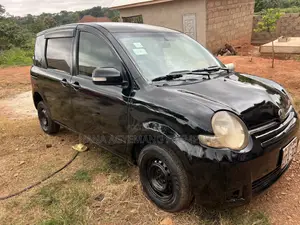 Toyota Sienta 1.5 FWD 2007 Black