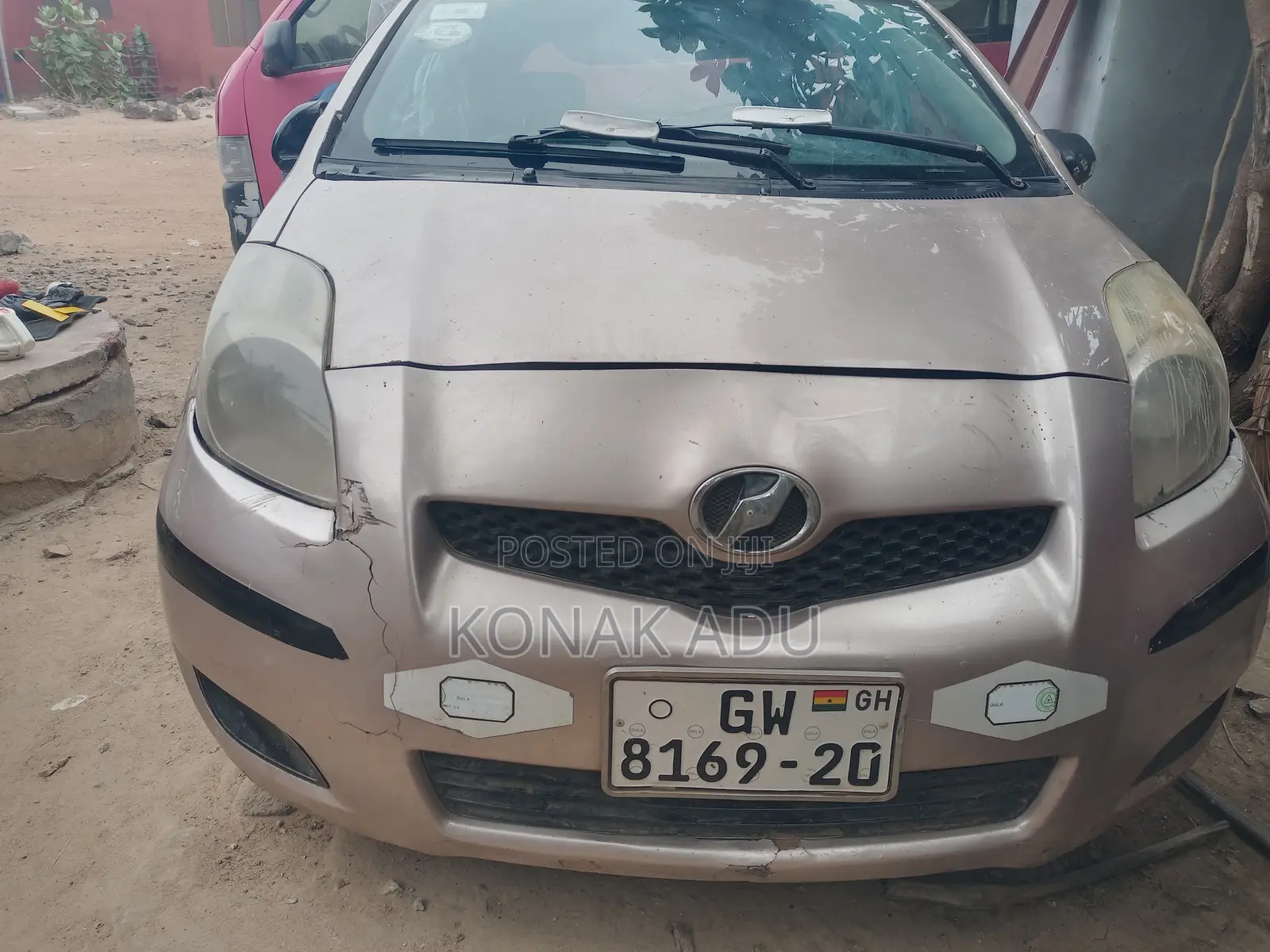 Toyota Vitz 1.0 FWD 5dr 2010 Beige