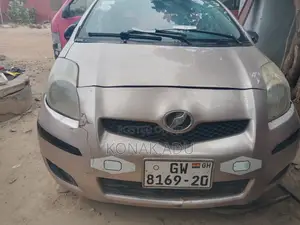 Toyota Vitz 1.0 FWD 5dr 2010 Beige