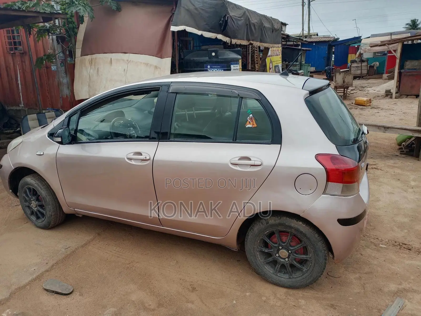 Toyota Vitz 1.0 FWD 5dr 2010 Beige