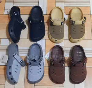 Iconic Gent Clogs Crocs Wear. 40-47