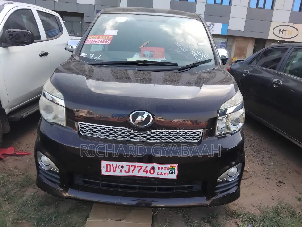 Toyota Voxy 2013 Purple