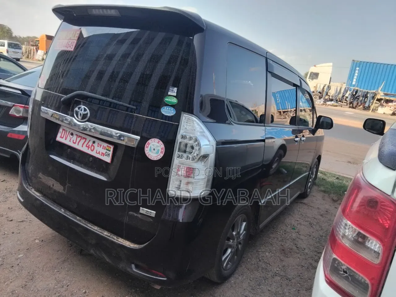 Toyota Voxy 2013 Purple