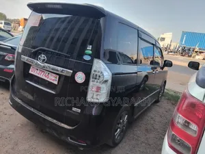 Toyota Voxy 2013 Purple