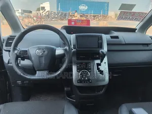 Toyota Voxy 2013 Purple