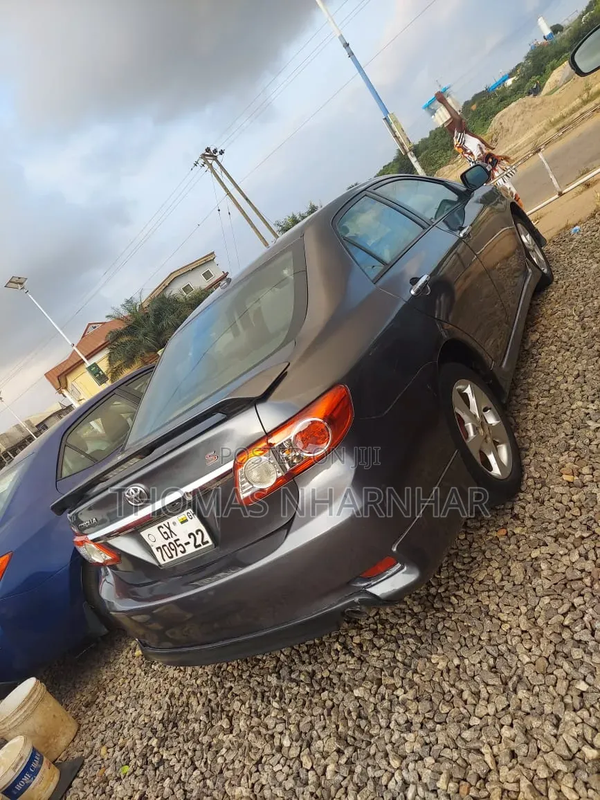 Toyota Corolla 2013 Silver