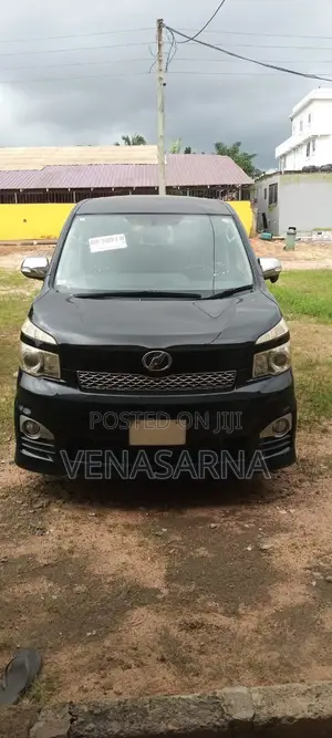 Toyota Voxy 2012 Black