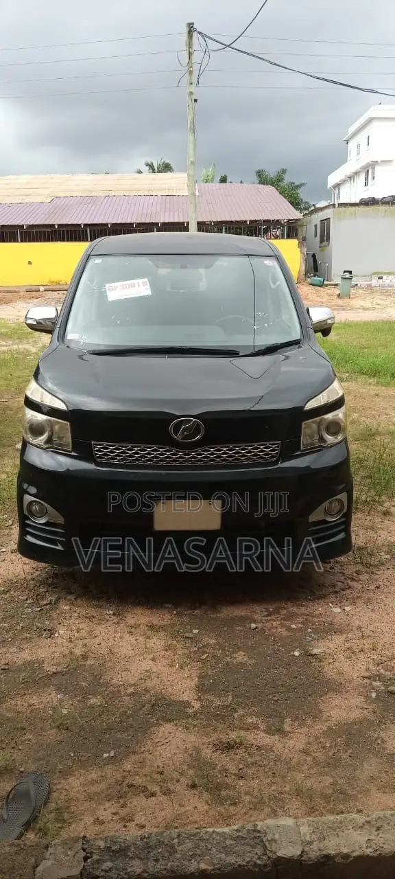 Toyota Voxy 2012 Black