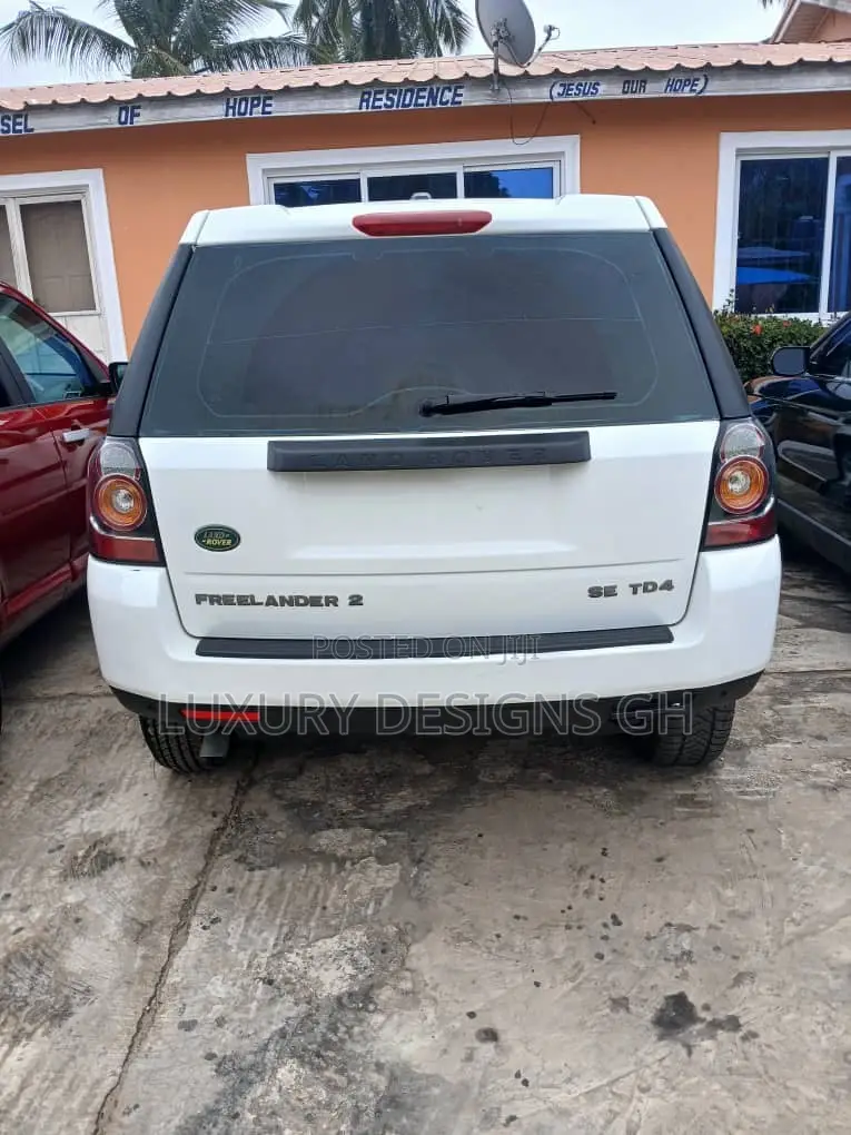 Land Rover Freelander SV Premium 2014 White
