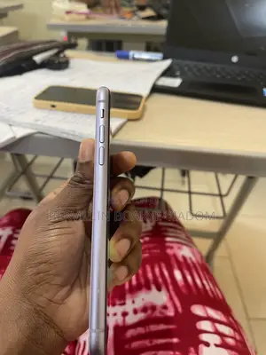Apple iPhone 11 64 GB Purple