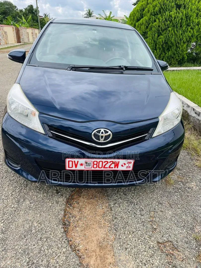 Toyota Vitz 2012 Blue