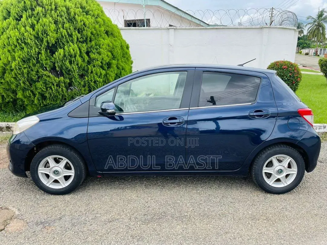 Toyota Vitz 2012 Blue