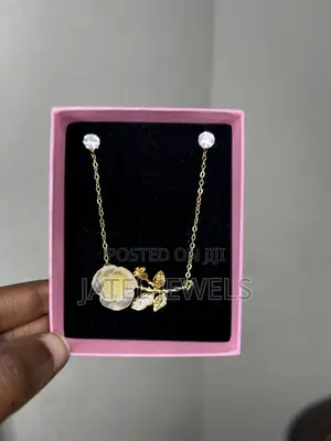 Dainty Nice Necklaces