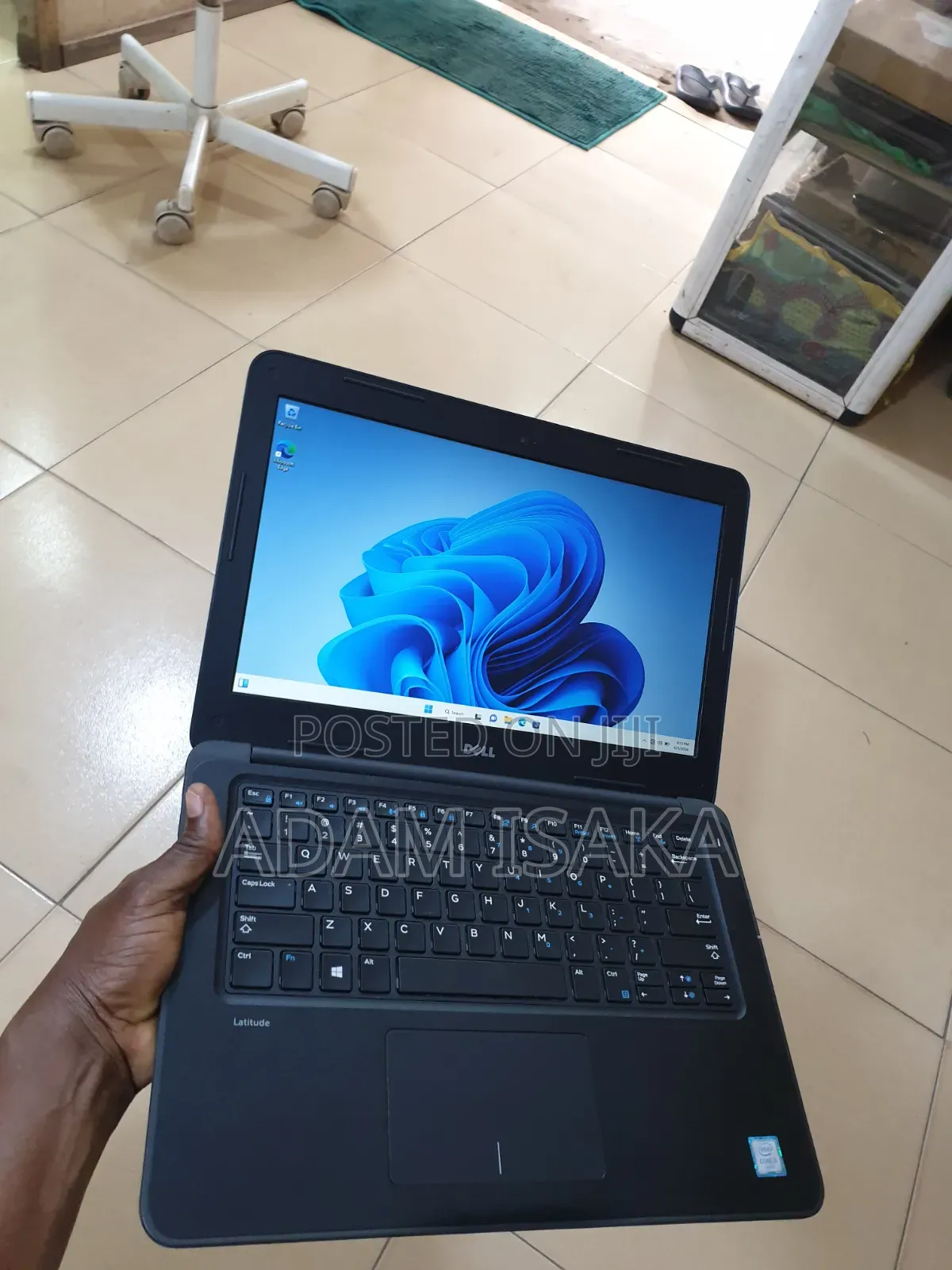 Laptop Dell Latitude 3380 4GB Intel Core i3 SSD 128GB
