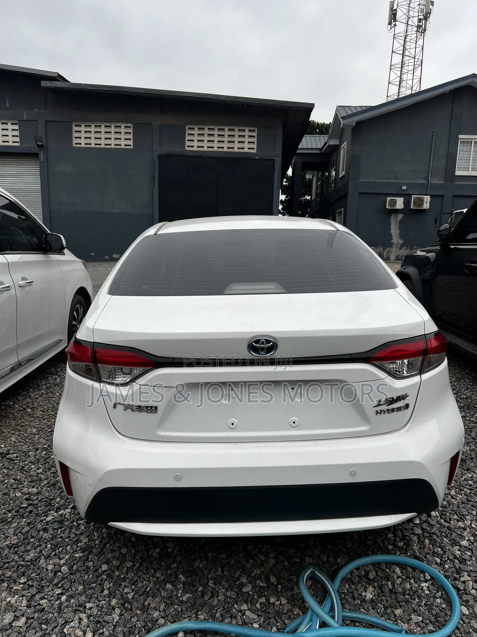 Toyota Corolla LE 2021 White