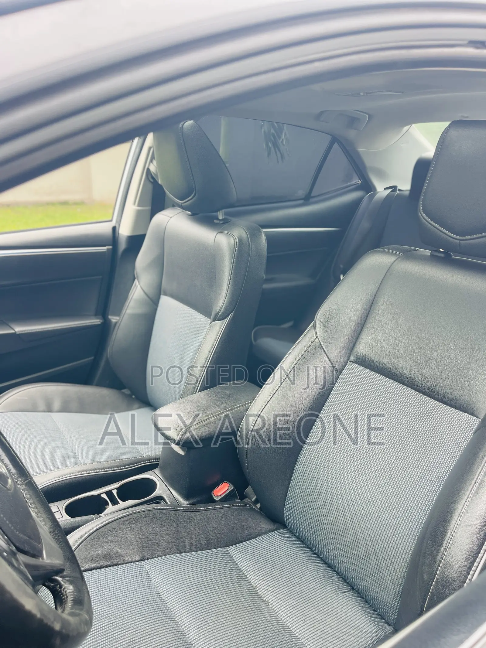 Toyota Corolla S 4dr Sedan (1.8L 4cyl CVT) 2016 Silver
