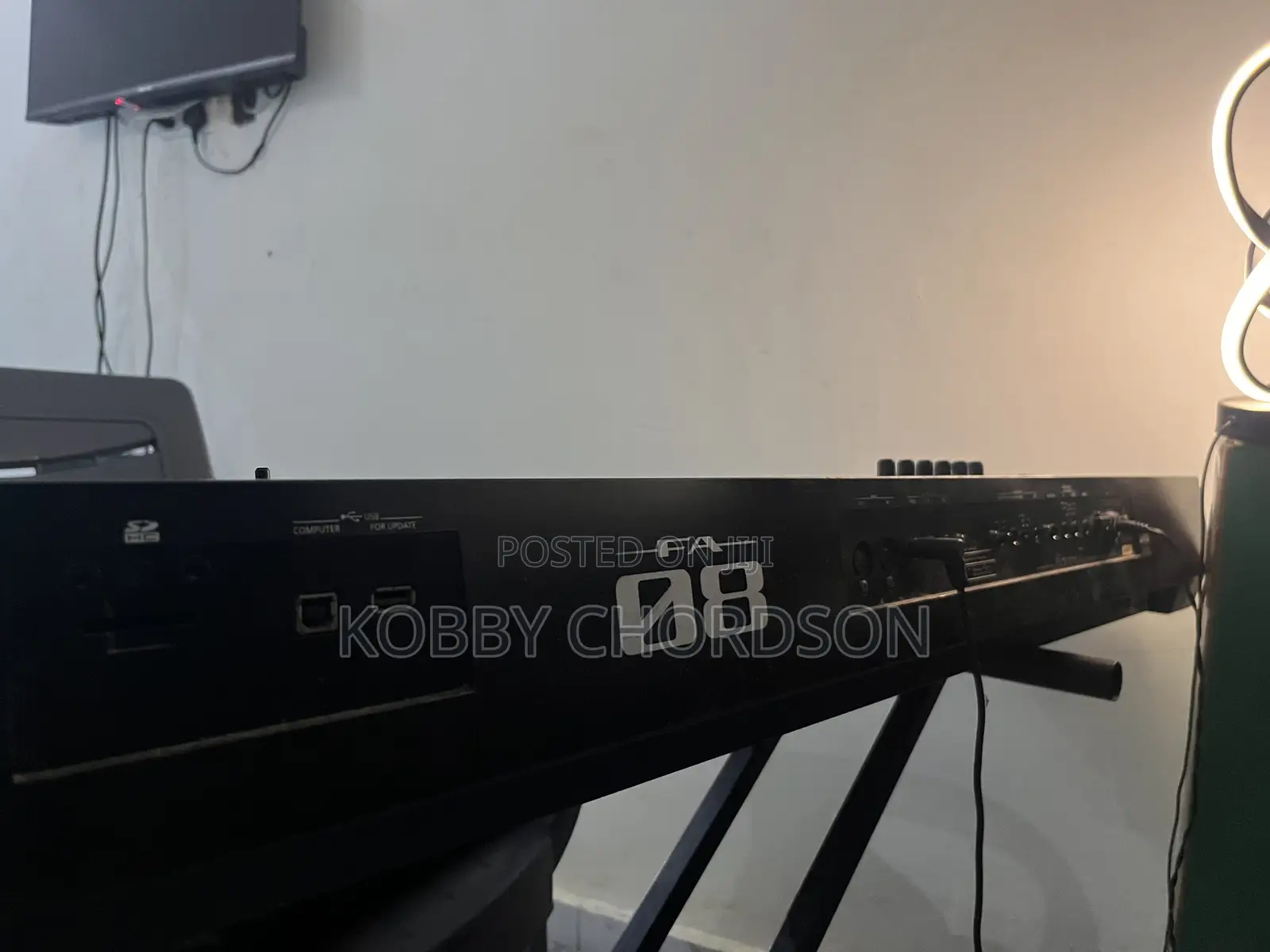 Roland FA 08