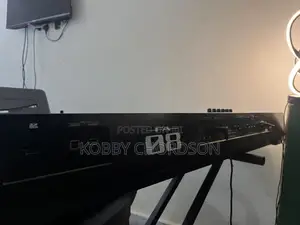 Roland FA 08