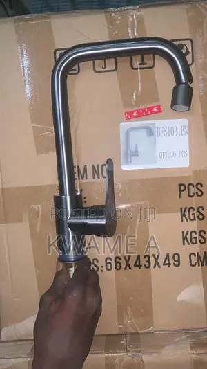 Black High-Arc Kitchen Mixer
