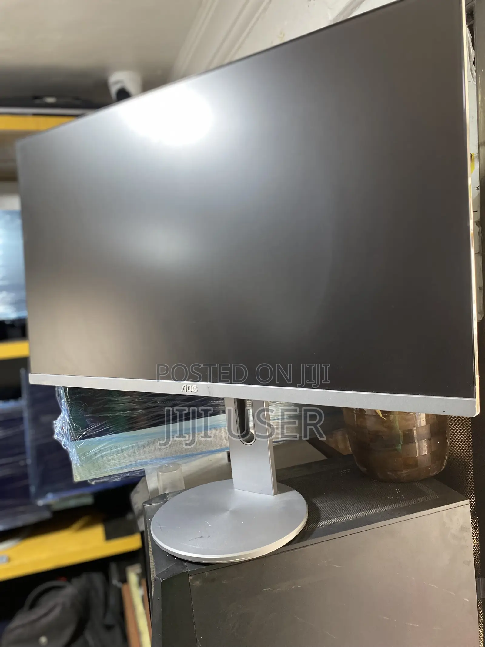 AOC Monitor 270lm00043 27 Inch Ips 1920 X 1080 FHD USB Vga Hdmi Dp