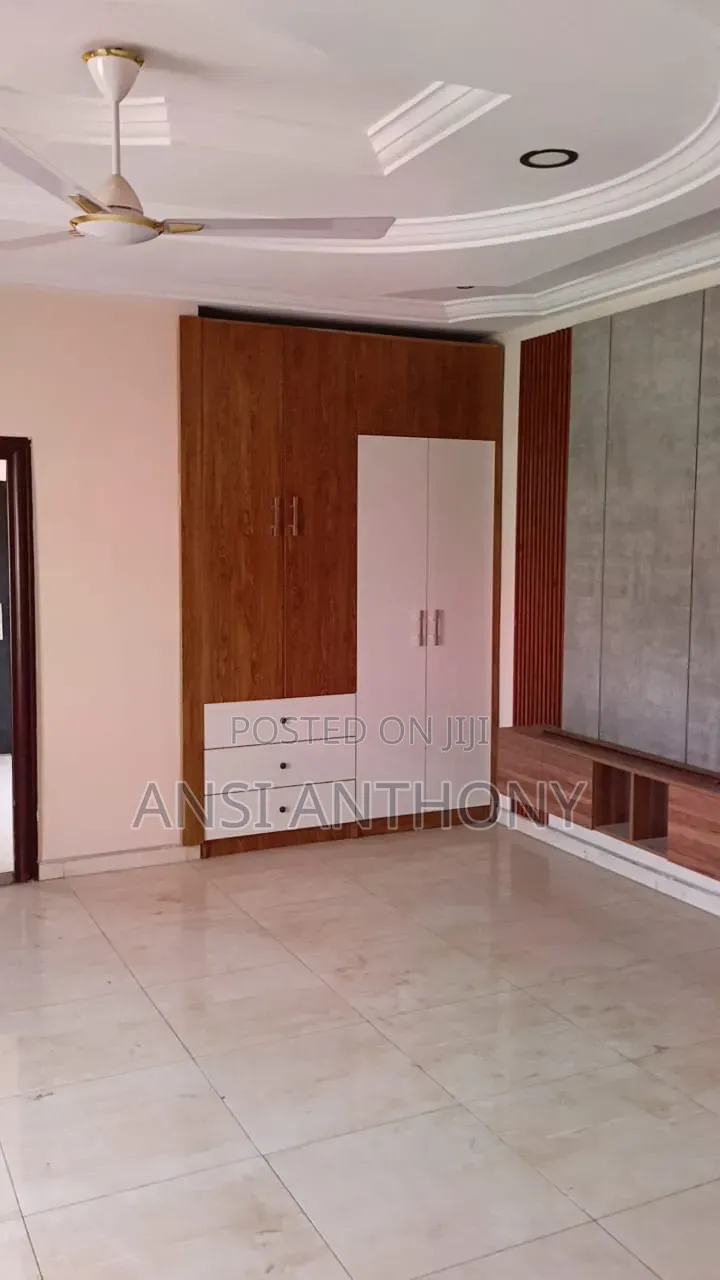 6bdrm House in Neoplan for rent