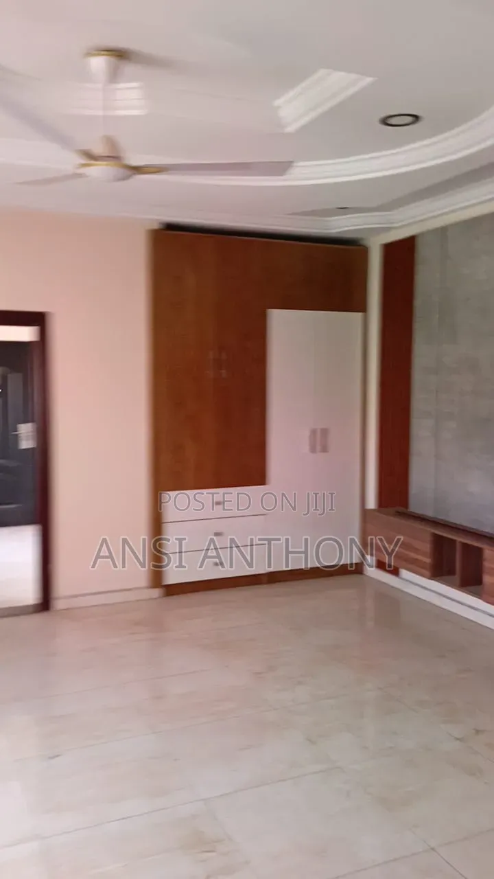 6bdrm House in Neoplan for rent