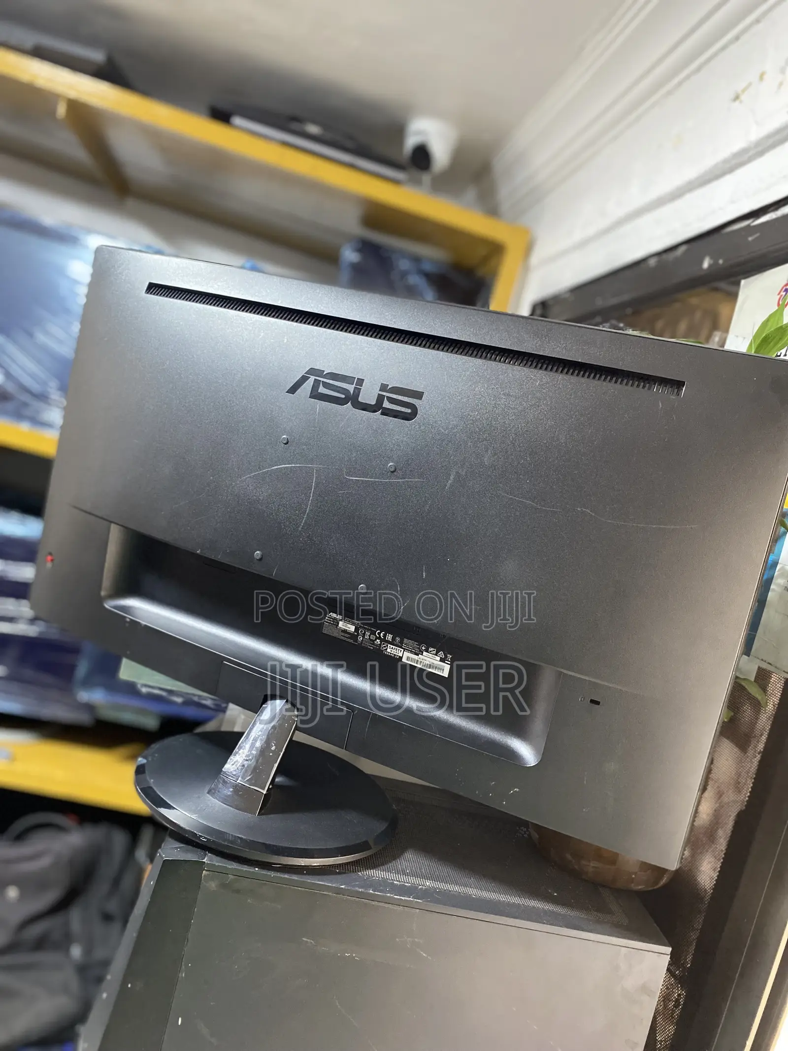 ASUS VP28U 28" Gaming Monitor – UHD 3840 × 2160 | 60 Hz |