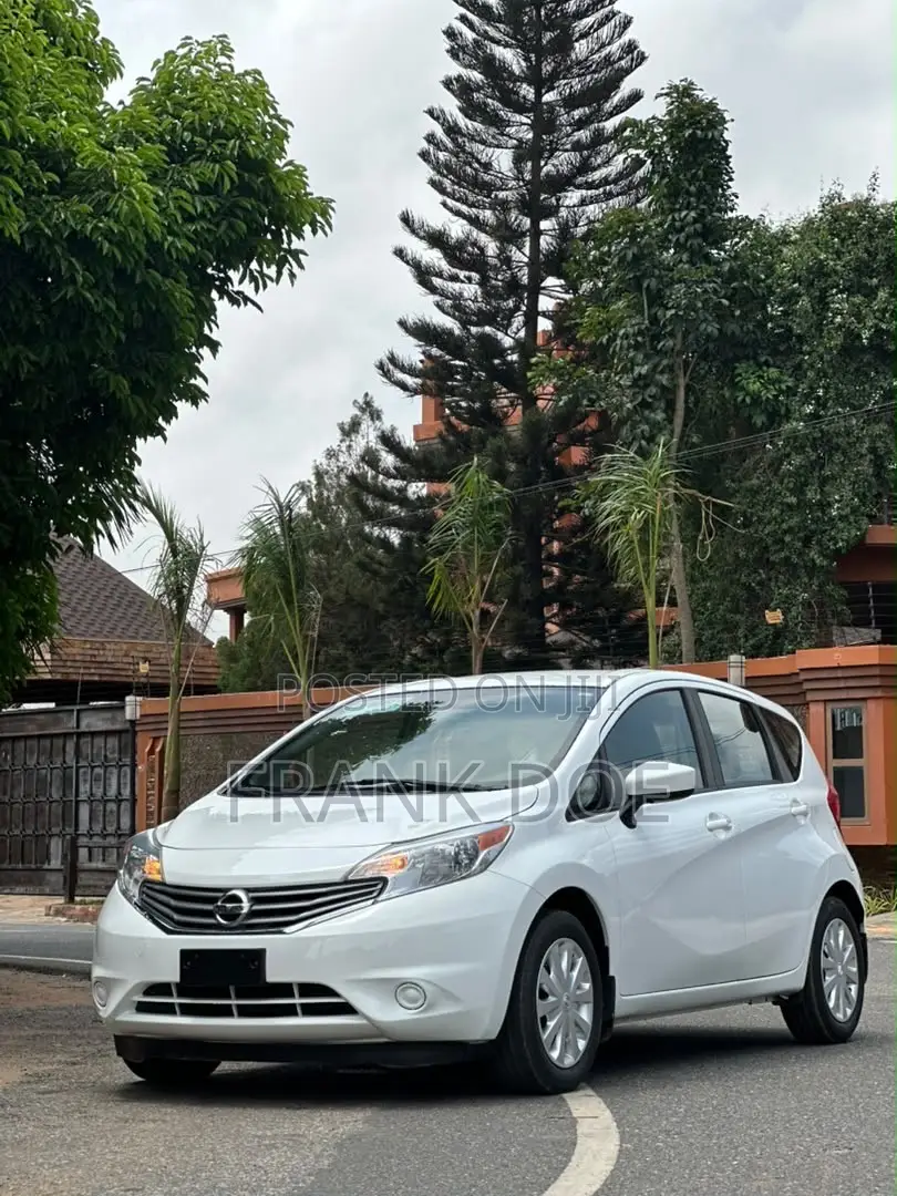 Nissan Versa 1.6 SV 2016 White