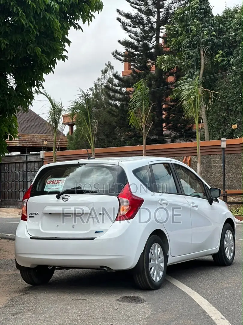 Nissan Versa 1.6 SV 2016 White