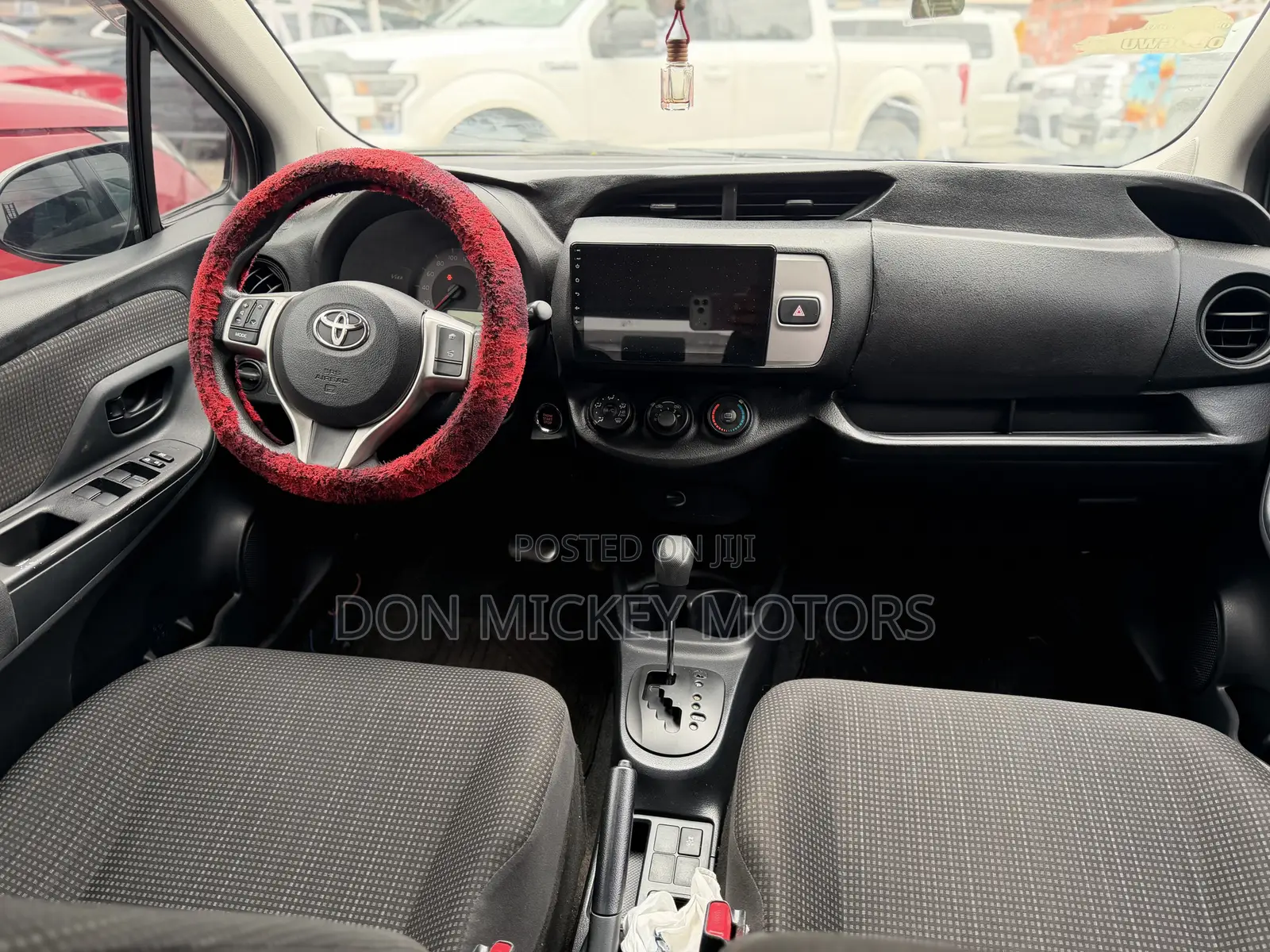 Toyota Vitz 1.0 FWD 5dr 2016 Gold