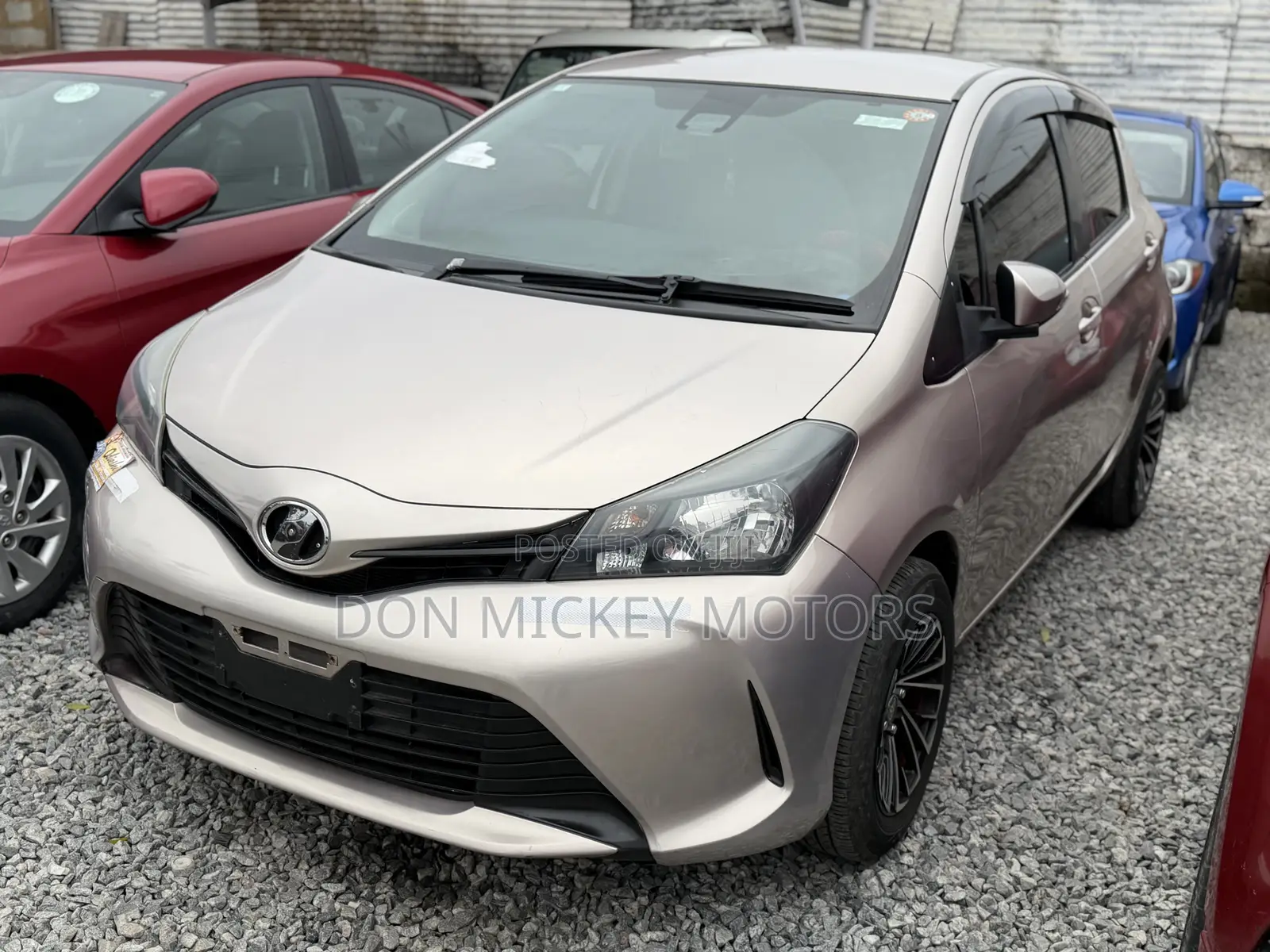 Toyota Vitz 1.0 FWD 5dr 2016 Gold