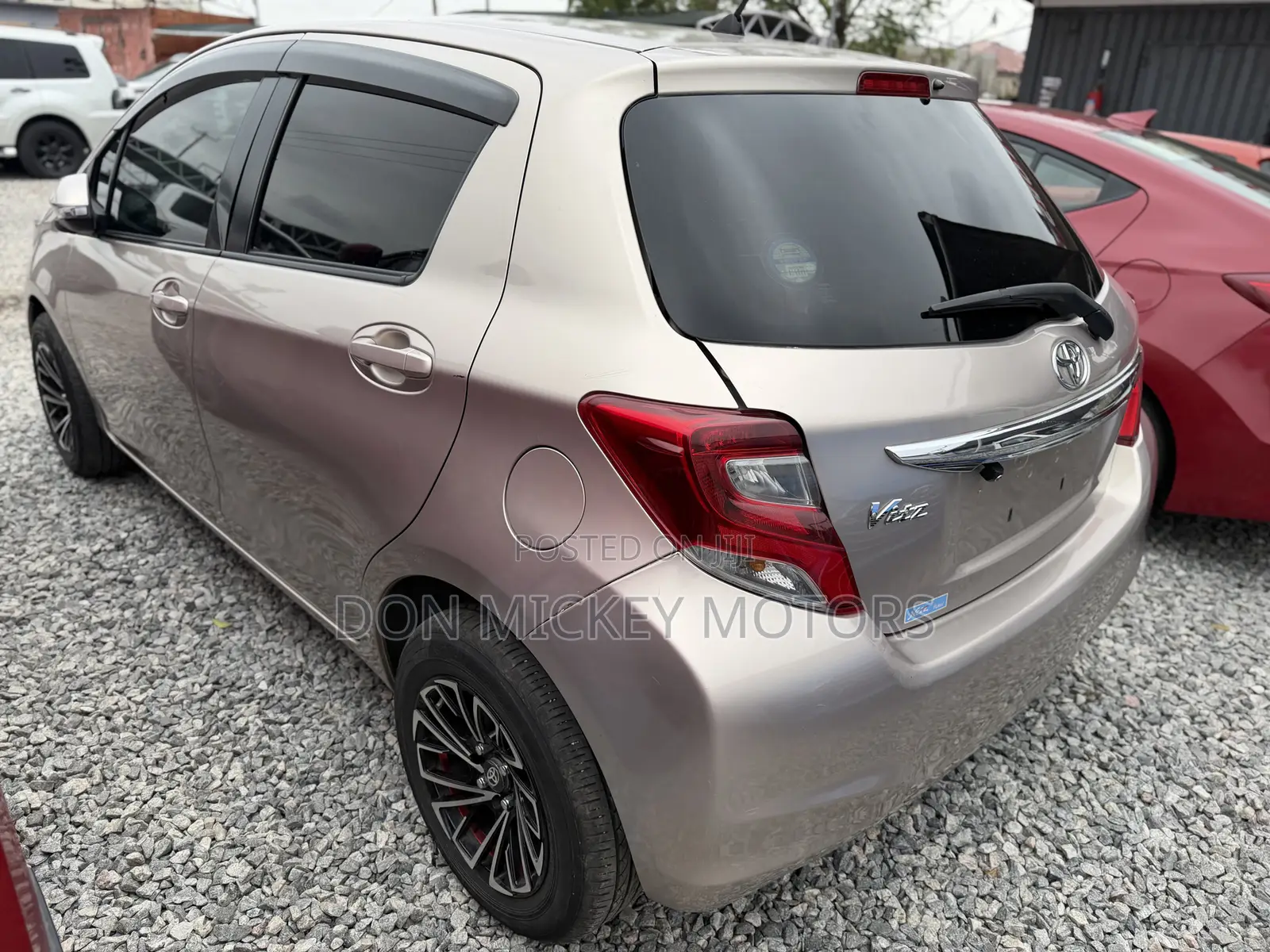 Toyota Vitz 1.0 FWD 5dr 2016 Gold