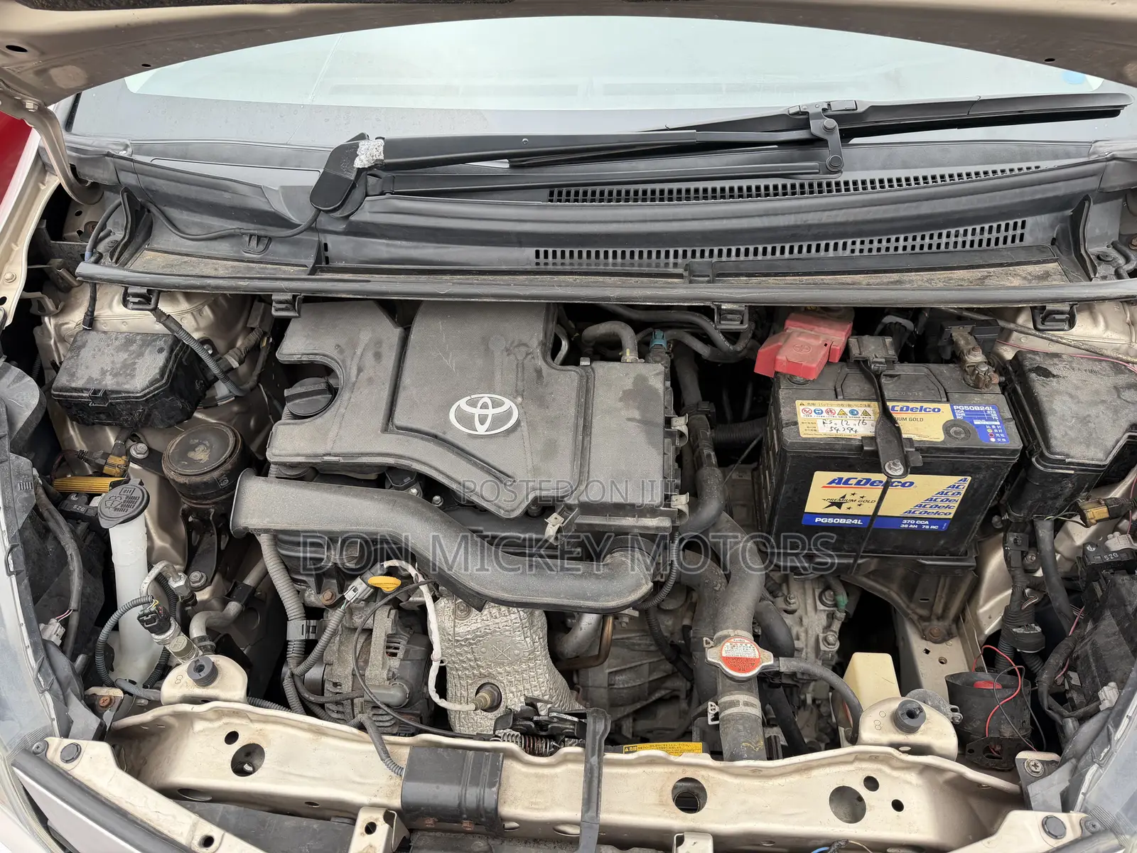Toyota Vitz 1.0 FWD 5dr 2016 Gold