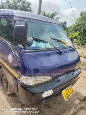Hyundai H-100 2002