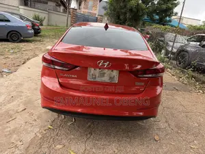Hyundai Elantra 2018 Orange